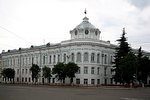 Под окнами правительства Тверской области появилась бесплатная парковка