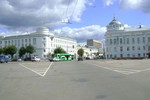 В центре Твери столкнулись легковушка и автобус