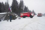 На трассе М-10 в Тверской области спасатели угощают водителей чаем и предлагают переждать снегопад